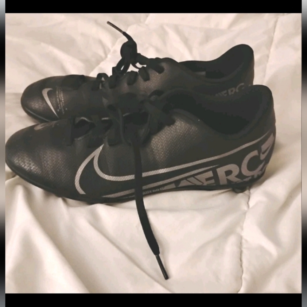 Nike Merc Black Athletic Soccer Cleats 6y